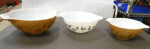 lot 48 image: 3 vintage Pyrex nesting bowls, ovenware, browns, no chips or breaks