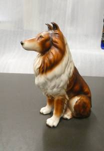 lot 52 image: A very nice looking ceramic collie, about 10