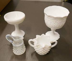 lot 54 image: Milk Glass group, 2 are hobnail