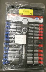 lot 62 image: New 24pc set of 14 sockets with ratchet, blue side is metric, red is standard