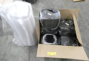 lot 116 image: Approx 125 lids and 160 bottoms for salads