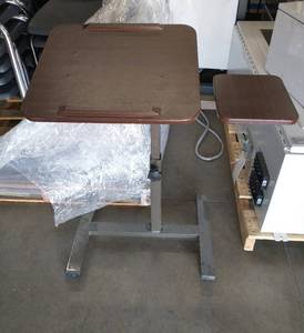 lot 174 image: Small Mobile laptop desk