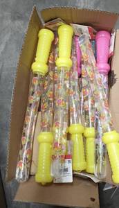 lot 179 image: Box of 15 New Bubble Wands for kids