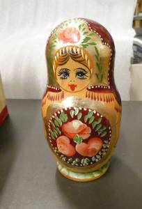 lot 221 image: Nesting Doll - 6-12 tall