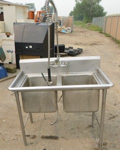 2 Compartment Sink with Faucet and Sprayer