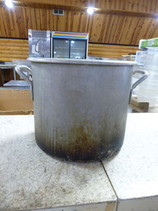 Large Aluminum Pot