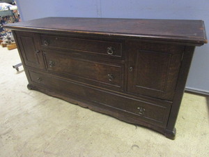 VINTAGE QUARTER-SAWN SOLID WOOD DRESSER