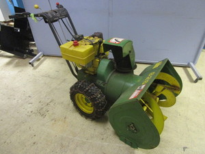 JOHN DEERE SNOW BLOWER