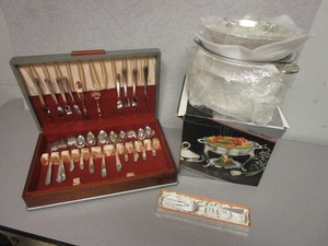 ONEIDA LTD. 1881 ROGERS SILVER-PLATED FLATWARE SET, SILVER-PLATED 2 QT FOOD WARMER