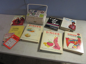 VINTAGE SINGER SEWING BOOKS DRESSMAKING COURSE IN 8 EASY STEPS, OTHER BOOKS, DRITZ GIRL BASKET