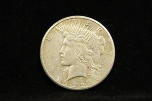 lot 13 image: 1922-S Peace Silver Dollar Coin