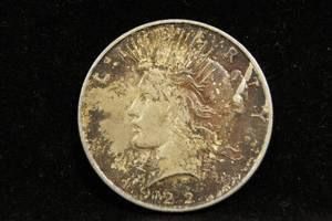 lot 14 image: 1922-D Peace Silver Dollar Coin