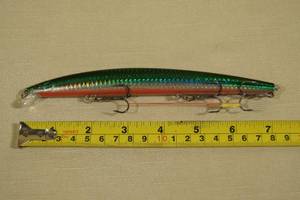 lot 52 image: Large Crank Bait Fishing Lure - 7 Long