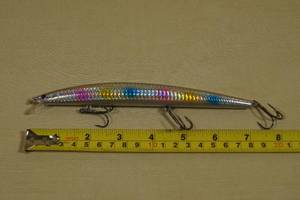 lot 53 image: Large Crank Bait Fishing Lure - 7 Long