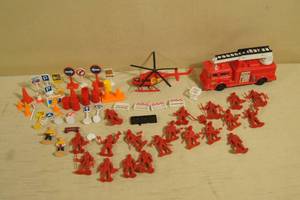 lot 94 image: Plastic Firefighters Figures and Accessories
