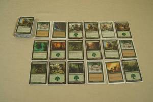 lot 129 image: Magic the Gathering Cards - Commons, Earlier Releases