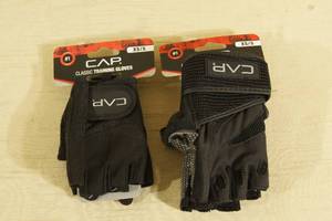 lot 147 image: CAP Training Gloves