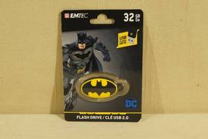 lot 190 image: EMTec 32 GB Batman Flash Drive