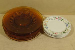 lot 199 image: Amber Glass and Floral Pattern Plates