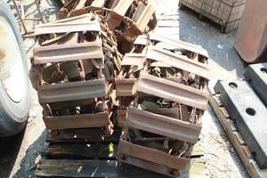 lot 170 image: Lot of (1 Set) Loegering Steel Tracks
