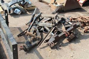 lot 176 image: Western Plow Attachment Parts  with Mounting Brackets, Hydraulic Cylinders