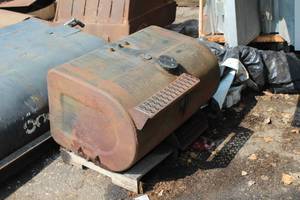 lot 182 image: Steel Fuel Tank with Step