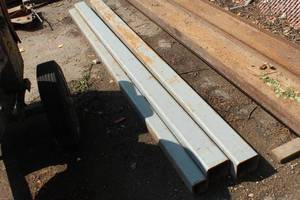 lot 192 image: Lot of (3) Steel Square Frame Beams 130L