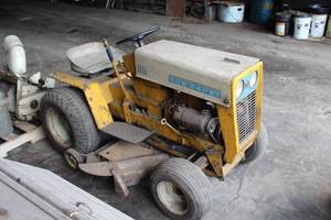 lot 227 image: Cub Cadet Rider Lawn Mower
