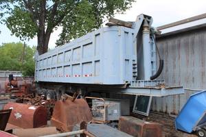 lot 150 image: 1986 Valu Triple-Axle Tilt Dump Semi Trailer