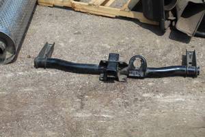 lot 229 image: V-5 Copperweld Automotive Hitch Assembly