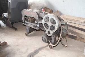lot 246 image: Industrial Hacksaw 4-wheel