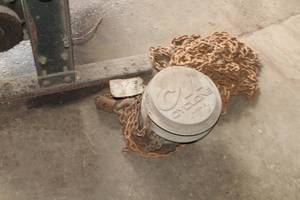 lot 249 image: Cyclone Models Chain Hoist