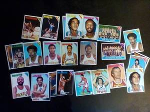 (40) 1975-76 Topps Basketball Cars...