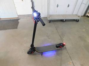 lot 77 image: GlareWheel ES-S10X High Speed City Commuter Foldable 36V Electric Scooter