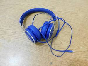 lot 129 image: Beats by Dr. Dre EP On-Ear Headphones  Blue