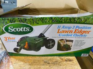 lot 131 image: Scotts 8 11-Amp Corded Electric Lawn Edger