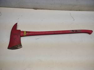 lot 17 image: Pick Head Axe with Fiberglass Handl...