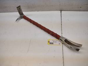 lot 20 image: 30 Halligan Bar...