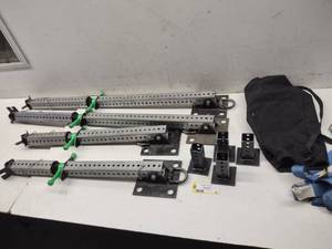 lot 32 image: (4) Rescue Struts...