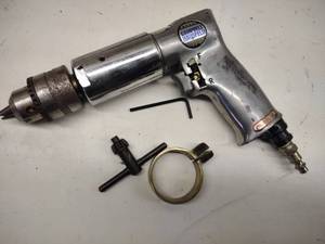 lot 46 image: Campbell Hausfeld 12 Air Drill...