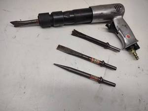 lot 47 image: Universal Air Chisel...