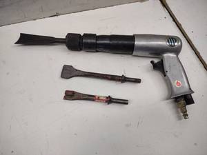 lot 48 image: Universal Air Chisel...