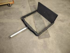 lot 61 image: Electronic Equipment Rack...