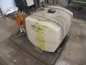 lot 12 image: WEED SPRAYER