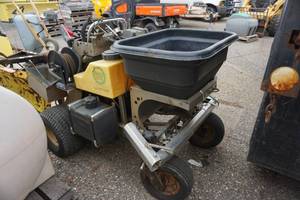 Z Spray Zero Turn Ride On Power Fertilizer Dispenser