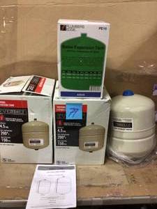 Everbilt 4.5 gal. Thermal Expansion Tank Customer Returns See Pictures