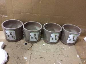 Italio 6.3 in. x 5.24 in. Chocolate Concrete Plante Customer Returns See Pictures