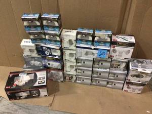 BIG MIX LOT OF SECURITY LIGHTS Various Models and Conditins Customer Returns See Pictures