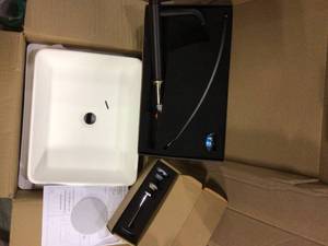 VIGO Paloma Single-Handle Single Hole Bathroom Faucet in Chrome Customer Returns See Pictures
