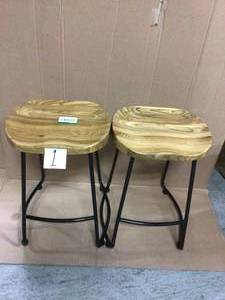 StyleWell Black Metal Backless Counter Stool with Wood Seat (Set of 2) (18.5 in. W x 24 in. H) Customer Returns See Pictures